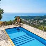Apolis Superior Villa